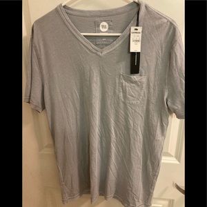 Express men’s 111 v-neck shirt, grey NWT